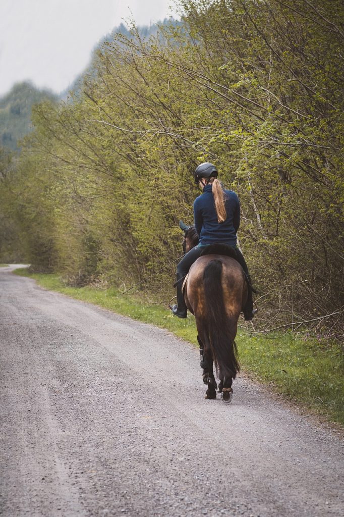 Mastering Balance in Cross-Country Riding Skills